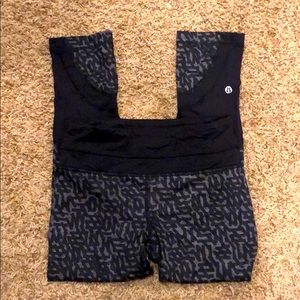 Lululemon crop size 2 black grey